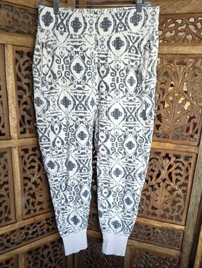 Free People Movement Printed Jogger Pants in Off White and Gray